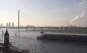 Düsseldorf Canlı Kamera Rhein Nehri izle